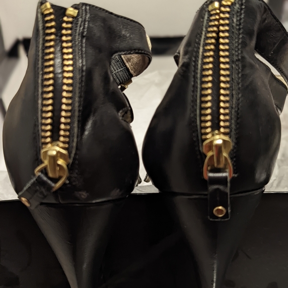 Saks Fifth Avenue Sandal - Picture 4 of 11